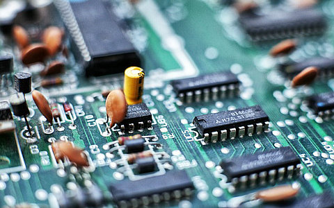 2024 年我國 OLED 產值超千億元，占全球市場半壁江山